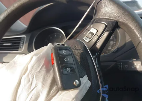 2015 Volkswagen Jetta 1.8T Se z USA, uszkodzony, nr VIN 3VWD07AJXFM278084